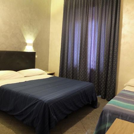 Guest Planet Hotel Rome Bagian luar foto