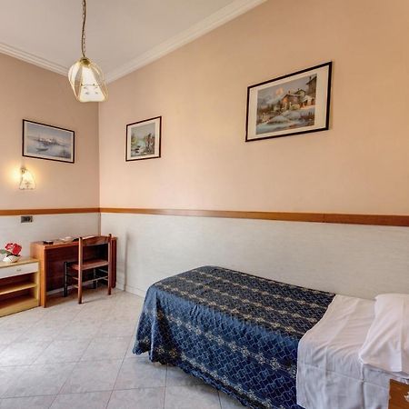 Guest Planet Hotel Rome Bagian luar foto
