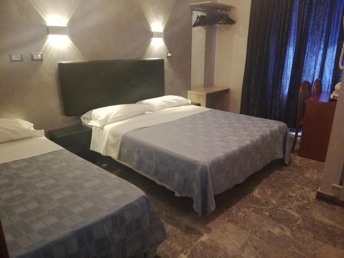 Guest Planet Hotel Rome Bagian luar foto