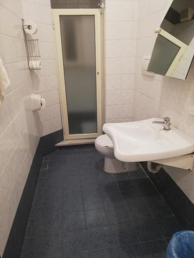 Guest Planet Hotel Rome Bagian luar foto